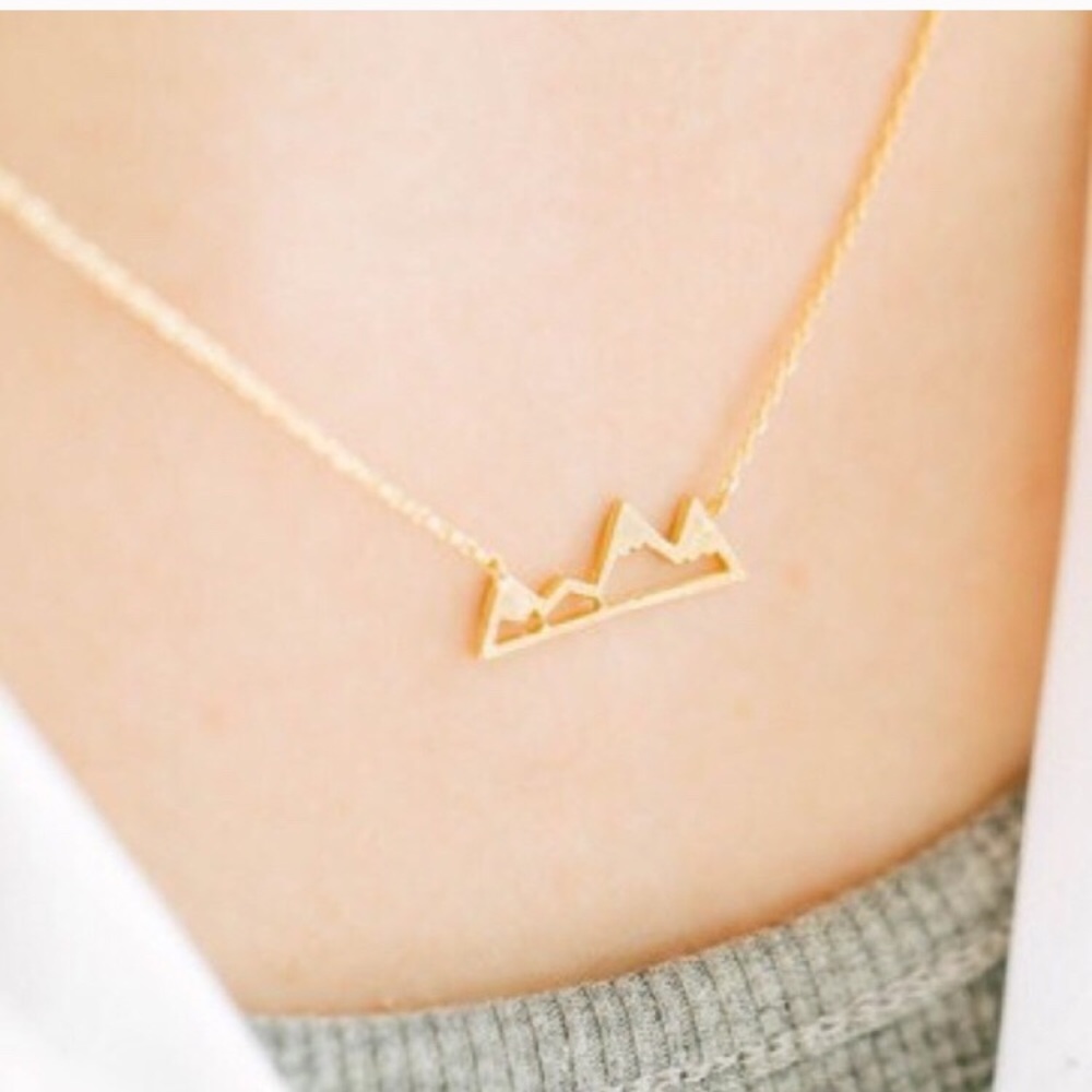 🧚🏻♂️Gold boho mountain necklace - Picture 2 of 2